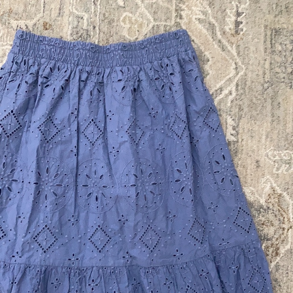 Gap eyelet midi skirt size small